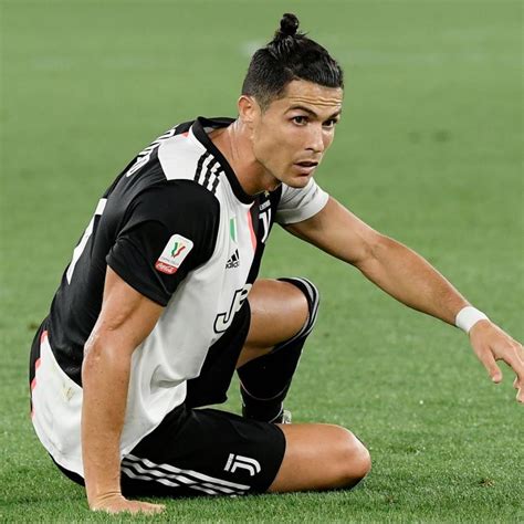 Italie La Juventus Turin De Cristiano Ronaldo A Une Petite Mine L