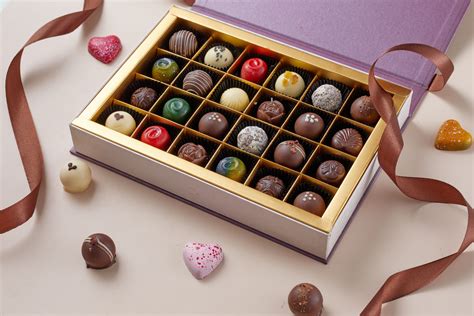 Hộp Quà Socola 24 Viên Legendary Chocolatier Socola Việt Nam