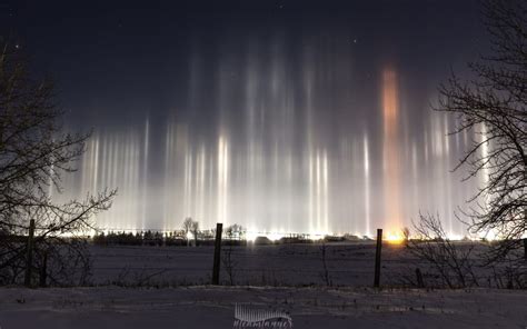 week fireflys moon shot aurora  iss light