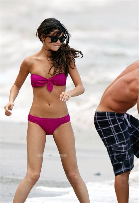 Selena Gomez In A Bikini On The Beach In Maui With Justin Bieber