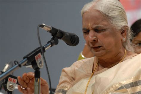 Veteran Thumri Singer 'Girija Devi' Dies At 88 - News18