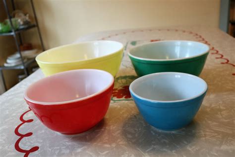 Pyrex Primary Colors Mixing Bowl Set Retro Nesting Bowls Etsy Pyrex