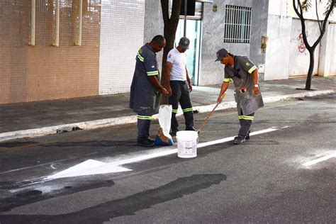 Prefeitura Revitaliza Sinaliza O Vertical E Horizontal Em Diversos