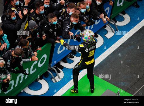 Daniel Ricciardo Aus Renault F Team Celebrates His Third Position