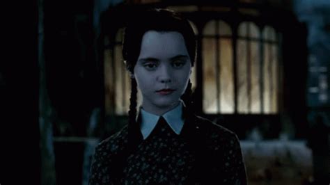 Smile - Addams Family Values GIF - Addamsfamilyvalues Theaddamsfamily ...