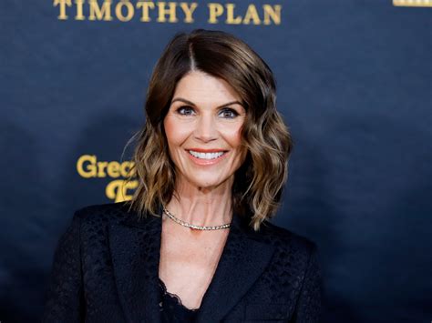 Lori Loughlins Parody Of College Admissions Scandal On Tv Show