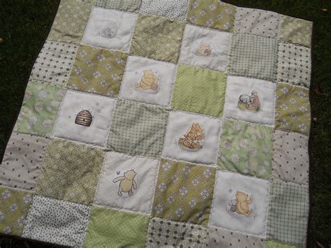 Polka Dot Quilter: Classic Winnie the Pooh Baby Quilt