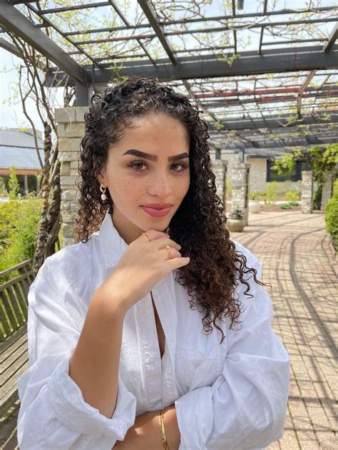 Hot Sexy Nadia Mcbain Bikini Pics