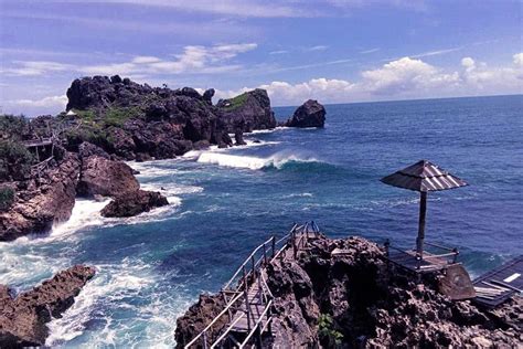 Pantai Nglambor Gunung Kidul Newstempo