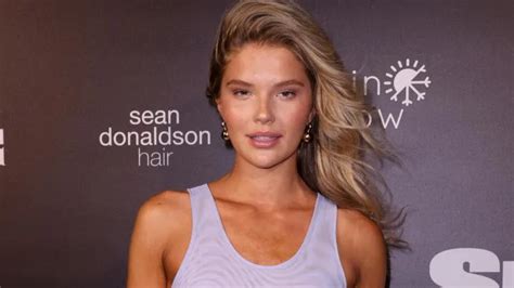 Si Swim Model Risks Tiny Piece Of Fabric As Top To Flaunt Flawless Bikini Body