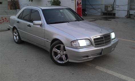 Mercedes Benz C Class Information And Photos Momentcar