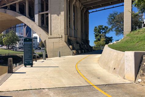 White Oak Bayou Hike And Bike Trail Aguirre And Fields