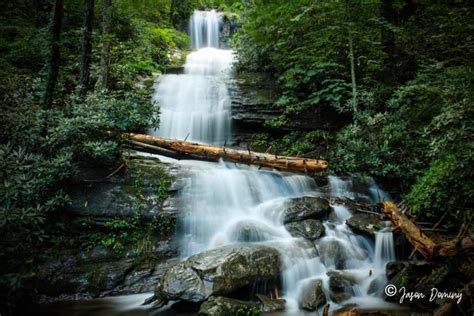 The 25 Best North Georgia Waterfalls (& How to Get to Them)