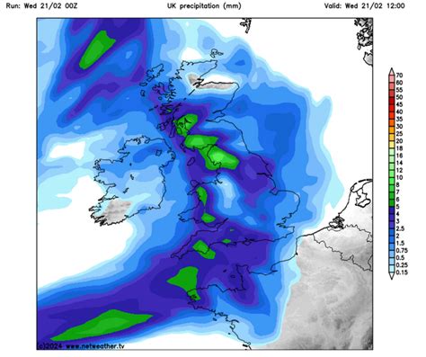 UK weather forecast: Met Office issues urgent warning as heavy rain sparks flooding fears