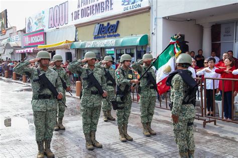 Luce Desfile Cívico Militar Conmemorativo del 213 Aniversario de la