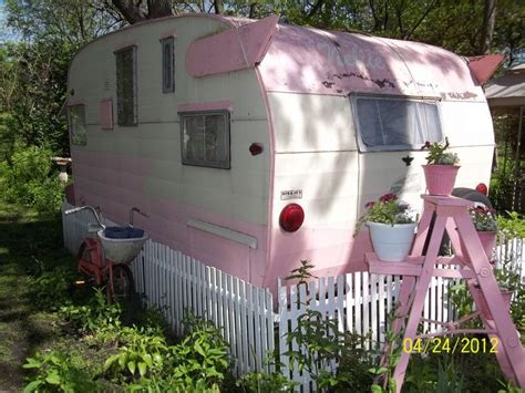 Shasta Trailer Pink Vintage Travel Trailers Retro Caravan Vintage