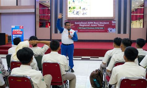 Cari Aman Berkendara Motor Bagi Anak Sekolah 17 Tahun Dulu Dan Punya