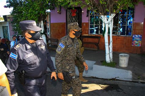 Pnc El Salvador On Twitter Nuestro Director Pnc Recorre La Colonia