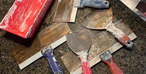 Drywall Taping Knives: Choosing the Best Set for Your Needs