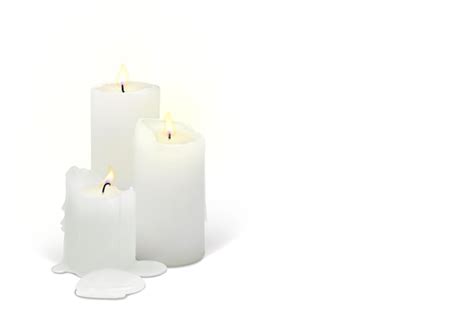 Conjunto De Velas Encendidas Realistas Sobre Un Fondo Blanco Vector