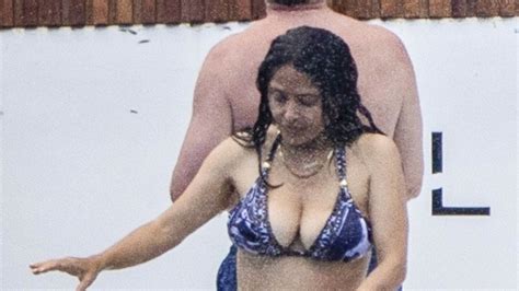 Salma Hayek Model bikinija u kojem se dobro osjećaju i žene s većim i