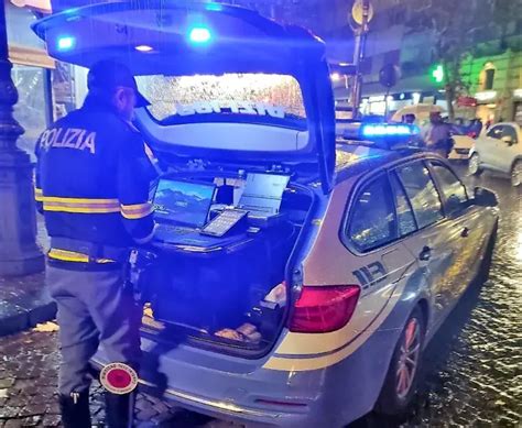 Guida Sotto Effetto Di Alcol E Droga I Controlli Della Polizia Stradale