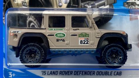 Hot Wheels Land Rover Defender Double Cab Hot Trucks Fjv Tan