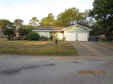 Keene, TX Real Estate - Keene Homes for Sale | realtor.com®