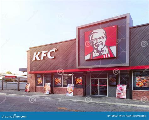 KFC drive thru editorial stock image. Image of exterior - 166631144