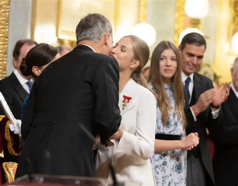 Fotos La Princesa Leonor Jura La Constitución En Imágenes Imágenes