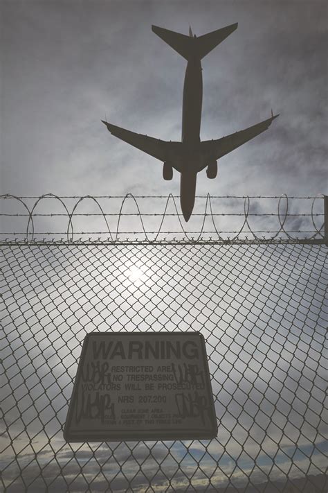 Federal report: Airports need help keeping intruders out | Peninsula