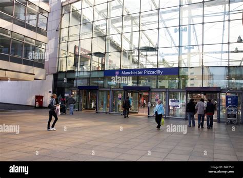 Entrance to Manchester Piccadilly station UK Stock Photo, Royalty Free ...