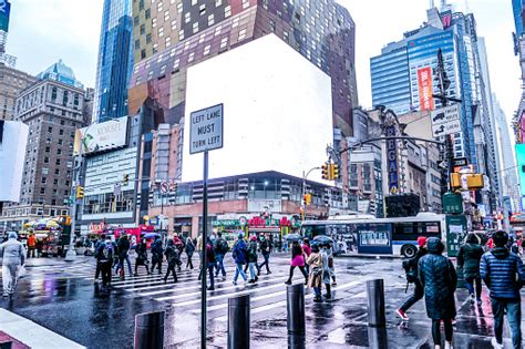 Times Square Manhattan Stock Photo - Download Image Now - 42nd Street - Times Square Station ...