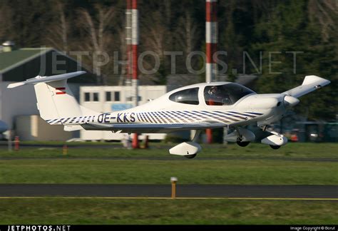 OE KKS Diamond DA 40D Diamond Star Private Borut JetPhotos