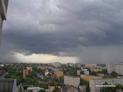 Czarne Chmury Nad Os Ustronie W Radomiu Zdj Cie