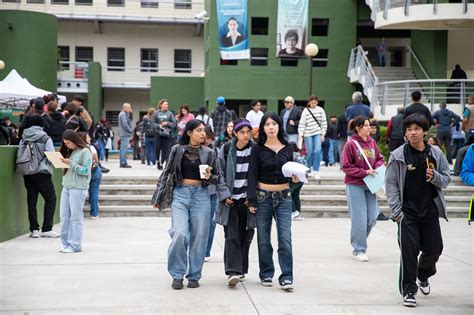 Miles de jóvenes aplican el examen de admisión UABC 2025 - El Mexicano