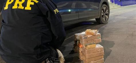 PRF Prende Casal De Jovens Que Levava Quase 70 Kg De Droga Em Carro