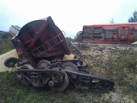 CRÓNICA FERROVIARIA Santiago del Estero Terrible descarrilamiento de