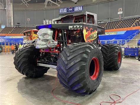 Hot Wheels Monster Trucks Live W Odzi Czyli Niezwyk E Pokazy Gigantycznych Maszyn Rodem Ze