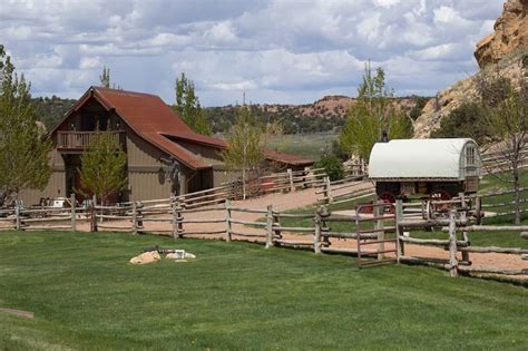 12 Best Airbnbs in Torrey, Utah (+ Cabins near Capitol Reef)