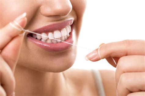 Cómo Usar El Hilo Dental Y Su Papel En La Salud Bucal