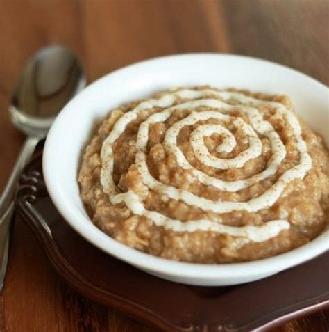 Healthy Cinnamon Roll Overnight Oats