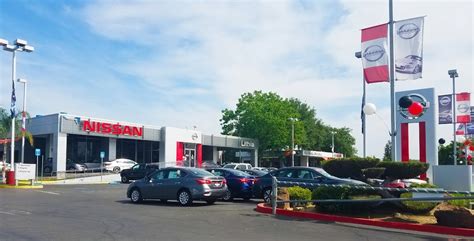 Nissan Dealership Clovis CA | Lithia Nissan of Fresno