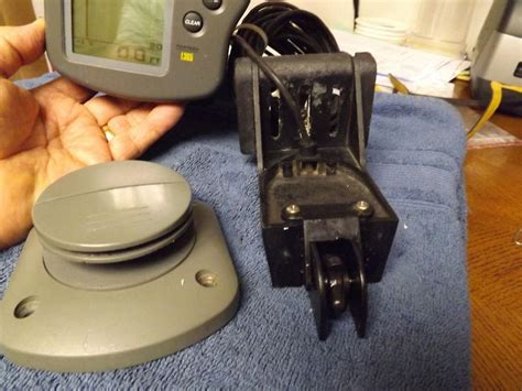 Sell Raytheon Raymarine L 365 Fishfinder Tm 50200 Sandt Transducer