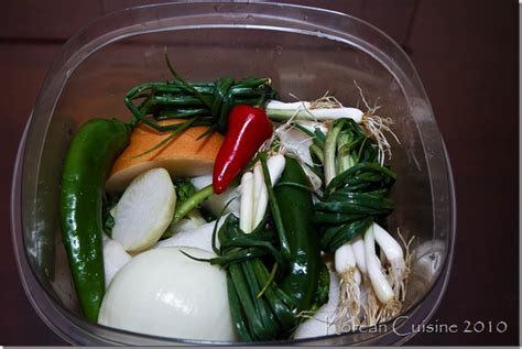 Korean Cuisine: Dongchimi (Daikon) Kimchi - (동치미 김치)