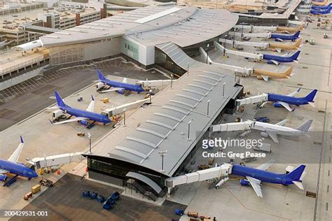 986 Baltimore Airport Stock Photos High Res Pictures And Images