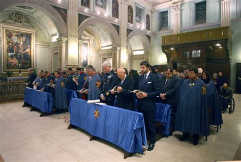 Milano Dicembre Cerimonia Di Investiture Di Cavalieri E Dame