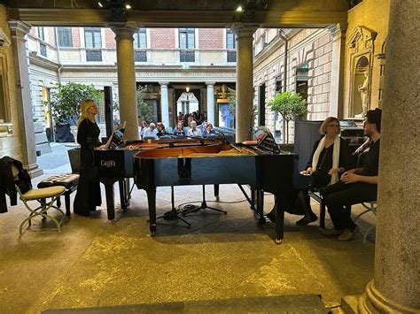 besancon les pianistes bisontines du duo melines acclamees par le