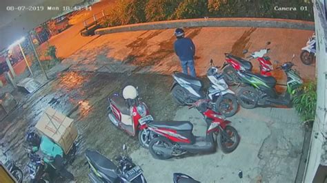 Kumpulan Aksi Maling Motor Tertangkap Cctv Youtube