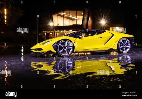 Arriba 67+ imagen lamborghini centenario yellow - Abzlocal.mx